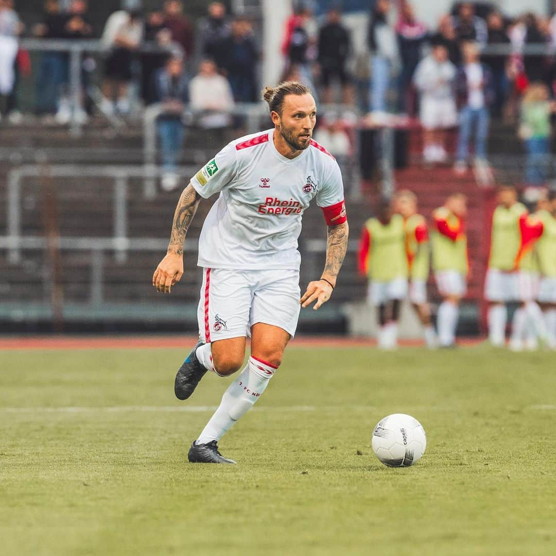 マルコ・ヘーガーさんのインスタグラム写真 - (マルコ・ヘーガーInstagram)「Mund abputzen!!! Samstag geht es weiter 💪🏻  Danke für den #support ❤️🤍  @fckoeln_jungboecke   #go #on #positivevibes #together #team #thankful #blessed #next #game #focus #fc #köln #effzeh #liebedeinestadt #heimat #liebe #mh37」8月3日 0時30分 - marco_hoeger