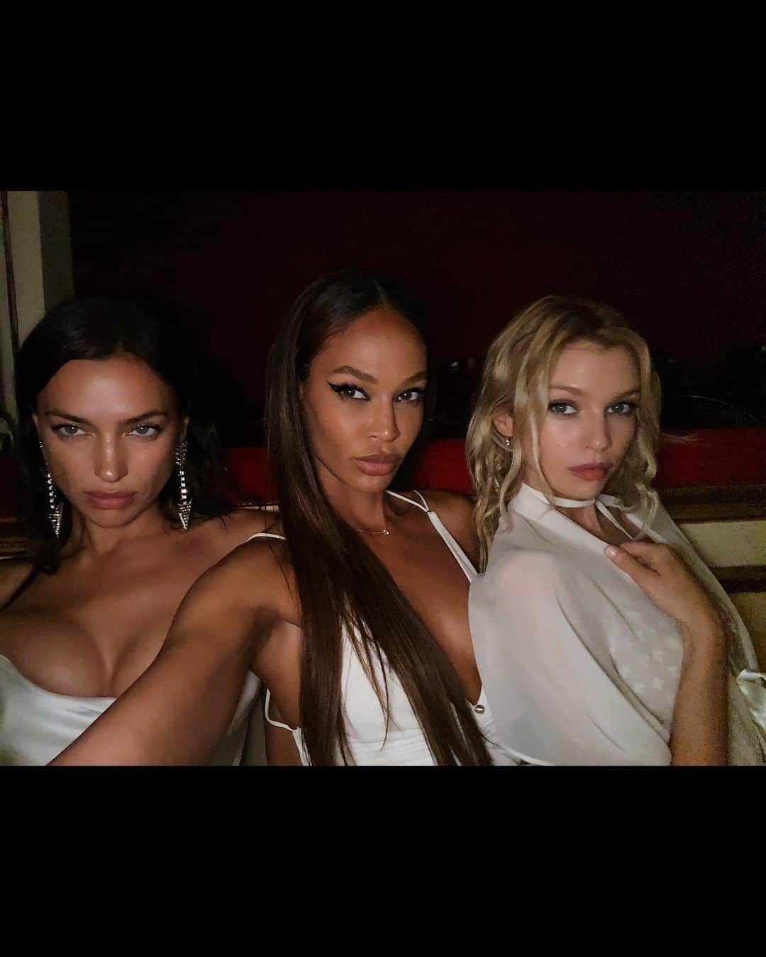 ジョアン・スモールズさんのインスタグラム写真 - (ジョアン・スモールズInstagram)「Celebrating the incomparable @riccardotisci17 🖤🖤🖤」8月3日 0時36分 - joansmalls