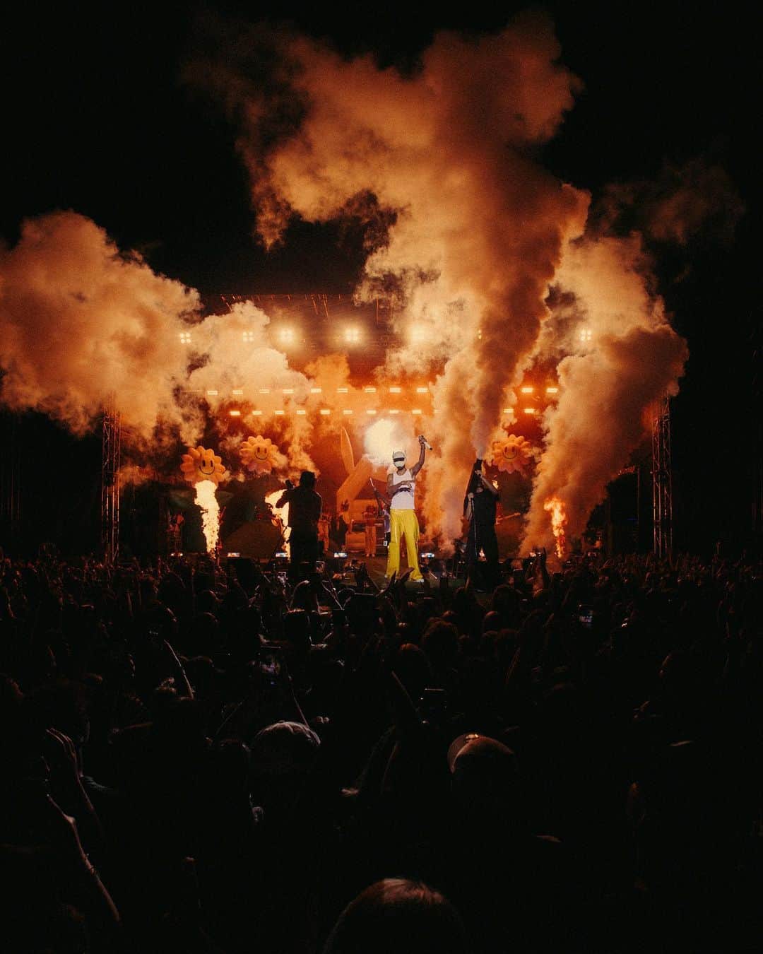 CROのインスタグラム：「FÜSSEN ON FIRE 🔥🔥🔥 #1111openairtour  👨‍🚒 @maxhartmannphoto」