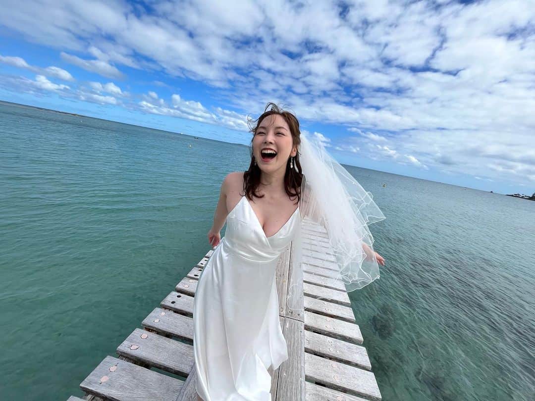 尾島知佳 尾島知佳さんのインスタグラム写真 - (尾島知佳Instagram)「It's me!!! . #wedding #beach #bestshot #
