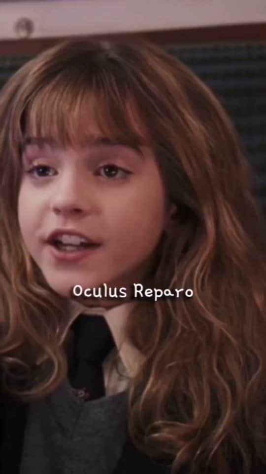ダニエル・ラドクリフ（ファンアカウント）のインスタグラム：「Harry Potter spells #harrypotter #hogwarts #wizard #wizardingworld #ronweasley #hermionegranger #magic #danielradcliffe」