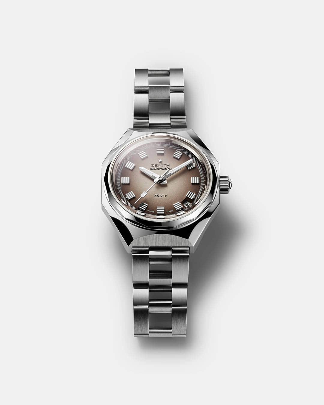 ゼニスのインスタグラム：「#A3642: Revisiting the quintessential DEFY. Paying tribute to the original DEFY wristwatch model of 1969, the A3642 presents a contemporary interpretation with its faceted case and bezel, exuding enduring robustness that continues to inspire the collection even after half a century.」