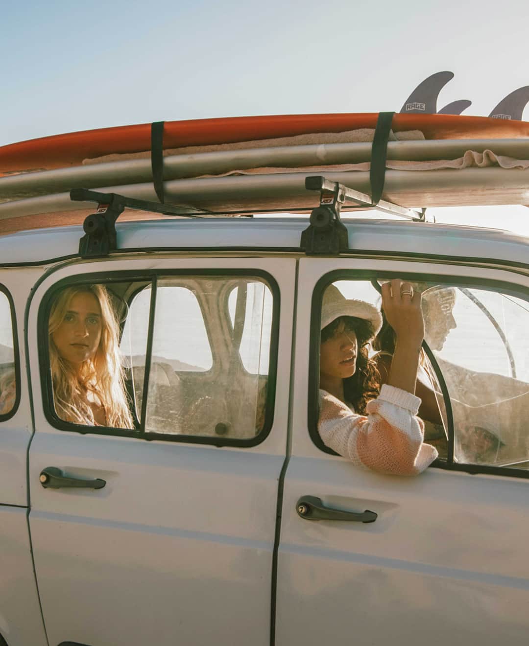 BILLABONG WOMENSさんのインスタグラム写真 - (BILLABONG WOMENSInstagram)「The wonders of the Moroccan coast were calling! We drove the coast stopping at cute beach towns and found the perfect cove with endless dreamy waves.」8月3日 1時01分 - billabongwomens