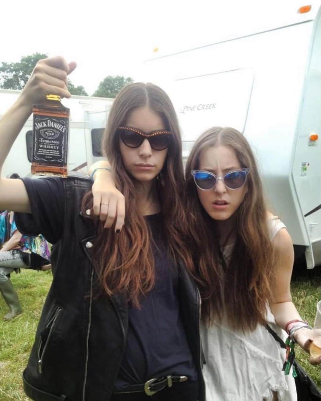 ハイムさんのインスタグラム写真 - (ハイムInstagram)「LONDON! we heard you want more days are gone?? we'll give you more! we're putting together a very special set list for ALL POINTS EAST on AUGUST 28TH  for the ten year anniversary…..tell us what you wanna hear!!!」8月3日 1時31分 - haimtheband