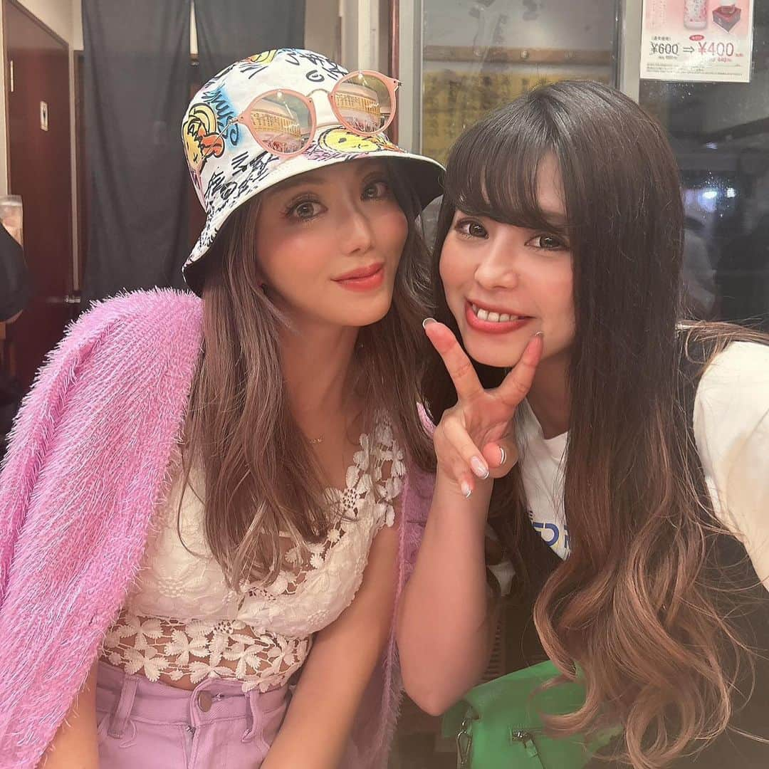 myumyuさんのインスタグラム写真 - (myumyuInstagram)「愛してる人たち❤️  え、バタ子さんってそんな髪型やったん🙃  #地元#帰省 #アンパンマンミュージアム神戸  #なぜか東門の道端でスーパーボールすくい発見 #美里とおかんがうますぎて勝負ならん #結局朝まで #愛してる❤」8月14日 21時00分 - myumyu_travel_bikini