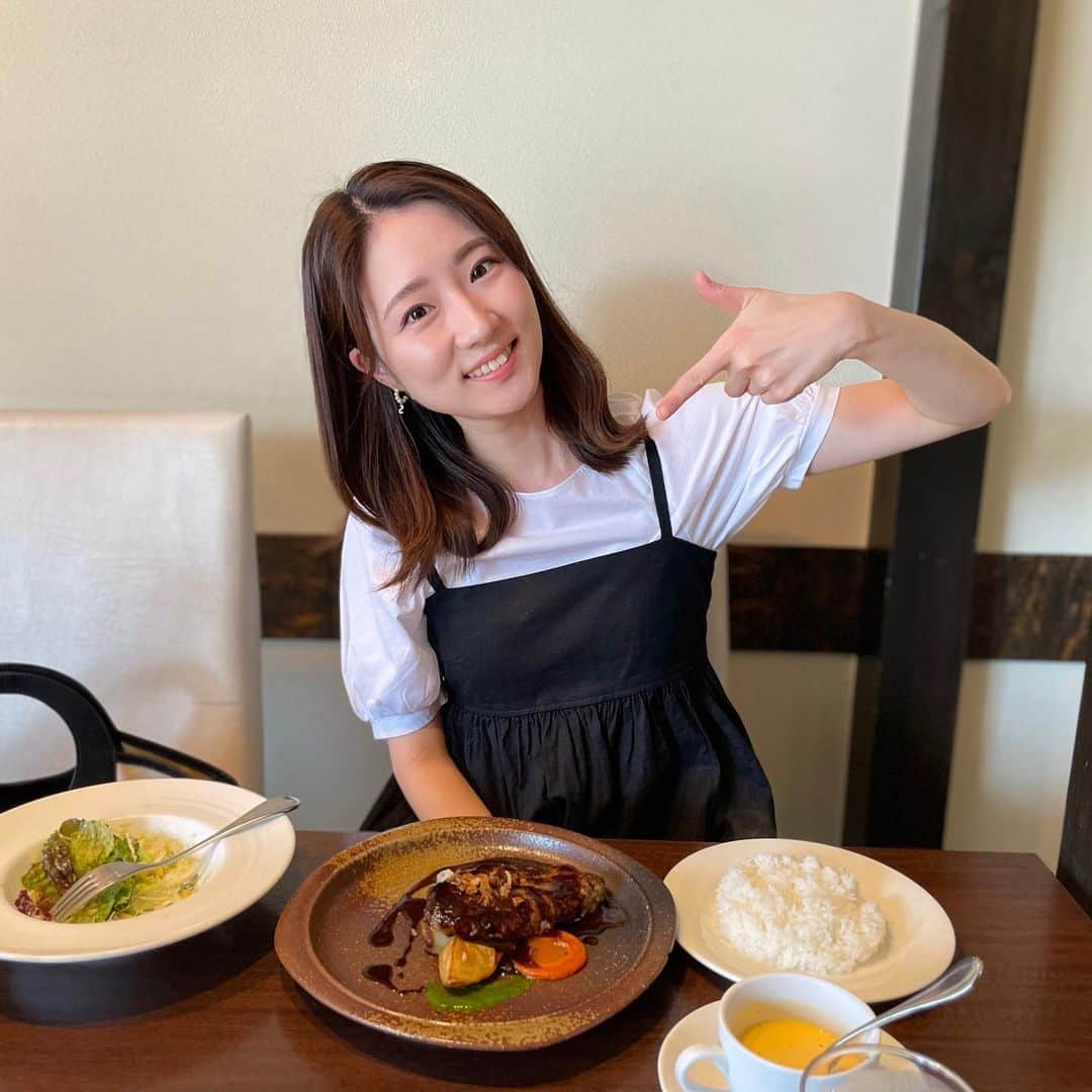 世永聖奈さんのインスタグラム写真 - (世永聖奈Instagram)「🍴 ⁡ ⁡ かわいい子とハンバーグ食べた日 ⁡ ⁡ #世永ハンバーグラボ #ハンバーグ #北海道グルメ #札幌 #西18丁目 ⁡ ⁡ 後輩というより かわいい妹のような なんでも話せるお友達のような… これからも一緒に笑って 一緒に怒ろう だいすきよ 新しい場所でもがんばれ！ ⁡ ⁡ #ずっとキラキラ輝く子 #日下怜奈 @reina_kusaka  ⁡」8月3日 13時03分 - hbc_yonagasena