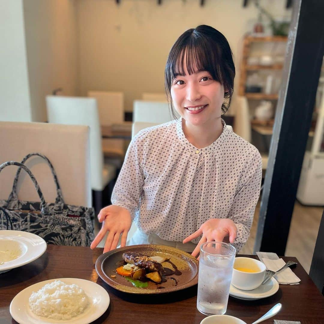 世永聖奈さんのインスタグラム写真 - (世永聖奈Instagram)「🍴 ⁡ ⁡ かわいい子とハンバーグ食べた日 ⁡ ⁡ #世永ハンバーグラボ #ハンバーグ #北海道グルメ #札幌 #西18丁目 ⁡ ⁡ 後輩というより かわいい妹のような なんでも話せるお友達のような… これからも一緒に笑って 一緒に怒ろう だいすきよ 新しい場所でもがんばれ！ ⁡ ⁡ #ずっとキラキラ輝く子 #日下怜奈 @reina_kusaka  ⁡」8月3日 13時03分 - hbc_yonagasena