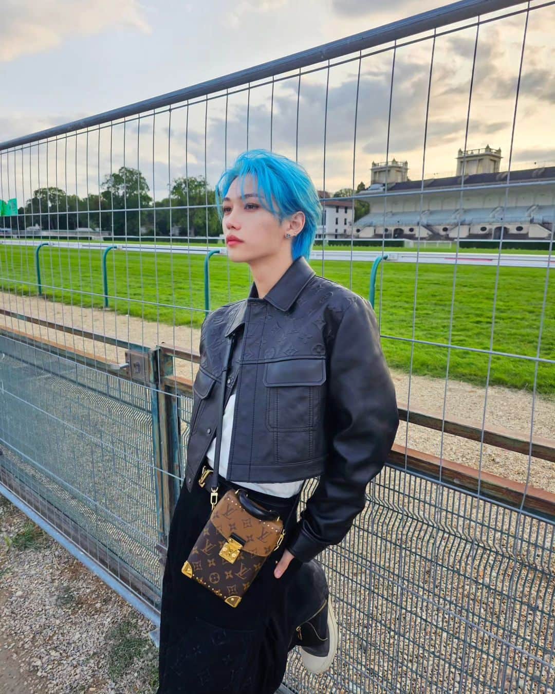 フィリックスのインスタグラム：「🩵🤟💙 #STAY」