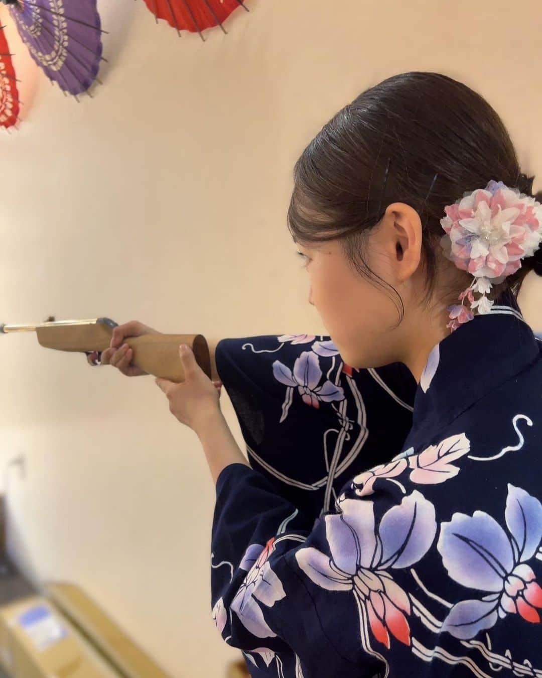 平井綾乃さんのインスタグラム写真 - (平井綾乃Instagram)「🏮👘🏮👘  真剣になると口がたこちゅーになります🐙  射的難しかったです😖   #浅草 #浅草観光  #祭り #浴衣  #浴衣女子  #asakusa  #yukata #portrait  #photo  #photooftheday  #photography  #photographer  #fashion  #夏 #Summer  #love #twitterfollow  #写真好きな人と繋がりたい #ポートレート好きな人と繋がりたい  #カメラマンさんと繋がりたい  #少しでもいいなと思ったらいいね #follow #セミロング #女優  #actor #声優  #voiceactor  #平井綾乃 #OMNIA #オムニア」8月3日 12時19分 - ayano_hirai