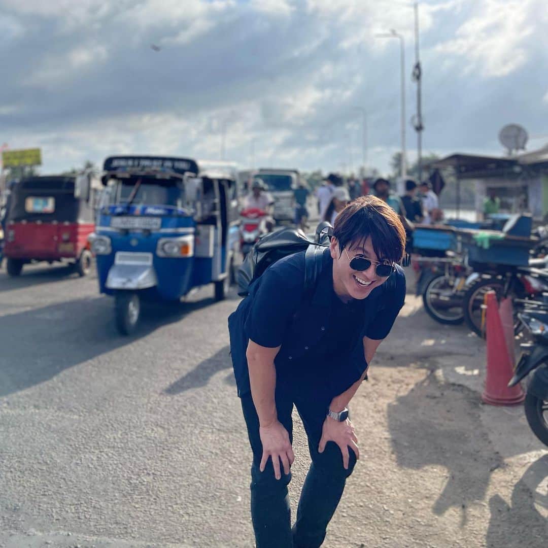 リュ・スヨンのインスタグラム：「. somewhere in asia 🎥」