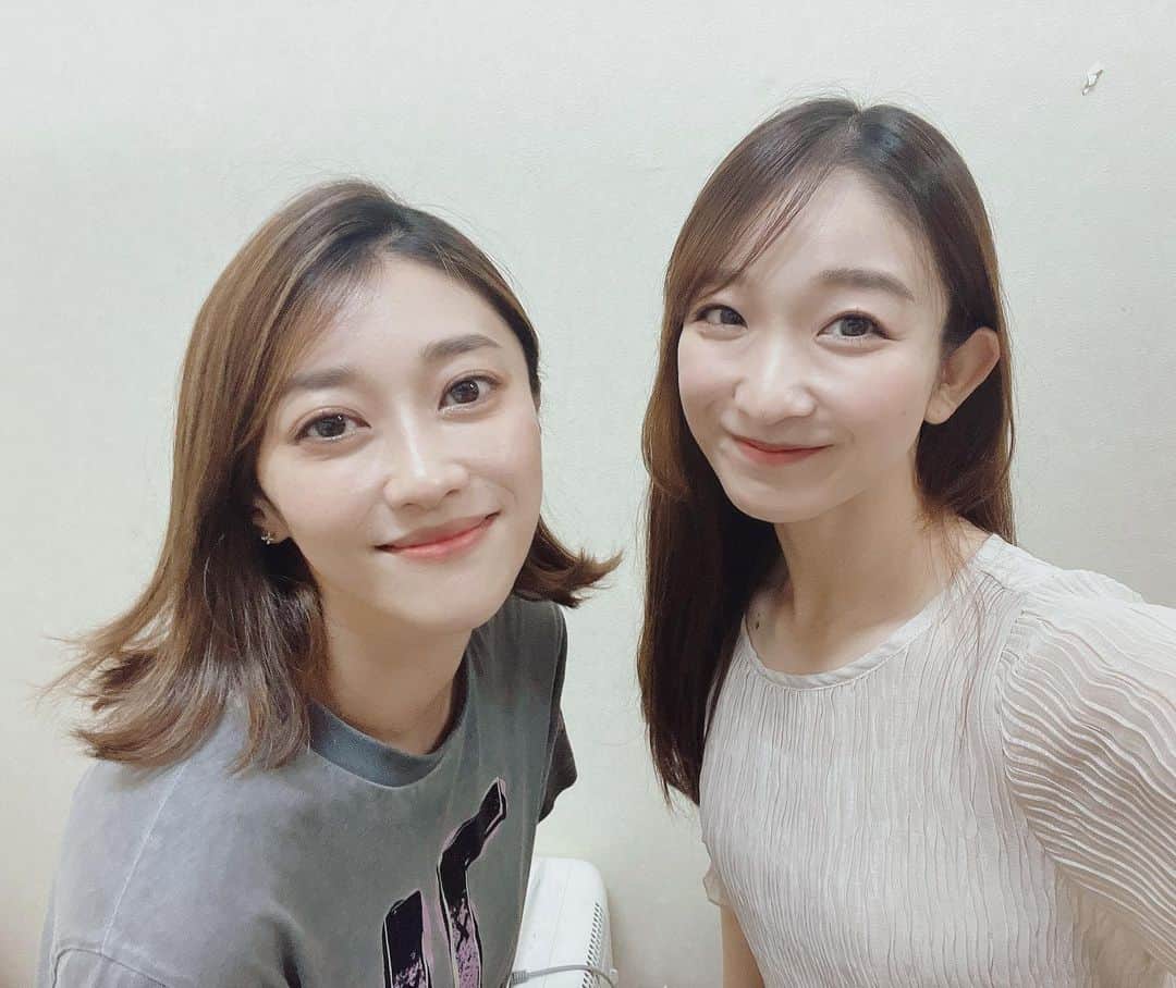 斉藤ひかりのインスタグラム：「#呪怨THELIVE みきえさん☺️ なんと同じ新潟出身なんですよ〜✨  お知り合いが繋がっていたり、 地元のお話が出来てすごく嬉しいです🤭 やっぱり新潟は狭いですね。笑  みきえさんが演じる響子さんの目線で この物語を追うお客さんも多いんじゃないかなと思います💭 必見ですよ〜🤗」