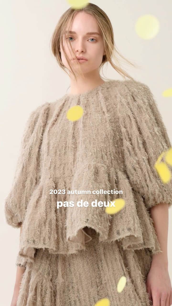 のインスタグラム：「2023 autumn collection.  pas de deux ¥35,200（tax in） WHITE/MOCHA/BLACK  #tsuru #tsurubymarikooikawa #2023aw #2023autumn」