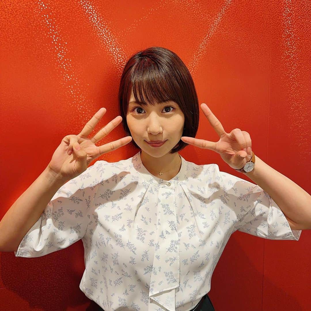 増田有華のインスタグラム：「＊  32歳になりました！一回書いて消しました！ 信じられない。でも事実です。 もう“ゆったん”ではなく“ゆっさん”です。“ゆっ様”でもいいけど。  よく一度も骨折せずに人生を歩んでこれたなという程、奇跡の連続です。 支えられてばかりの人生です。  周りの皆さまに感謝の気持ちを忘れず、おごらず、酒はおごってもらい、程よくたのしみ、旨いご飯と旨い酒をたらふく…嗜む程度にいただける一年にしたいです。（邪念が凄い）  地道にコツコツと、私の遠回りすぎる人生も楽しめるようになってきました。 燻されるように徐々に香り立ついい女になります。クリームチーズと共に食べてください。  追伸:なぜか今年はフルーツをたくさんいただくので、嬉しいのですが、金一封ください。（最低）  愛しています！！！」