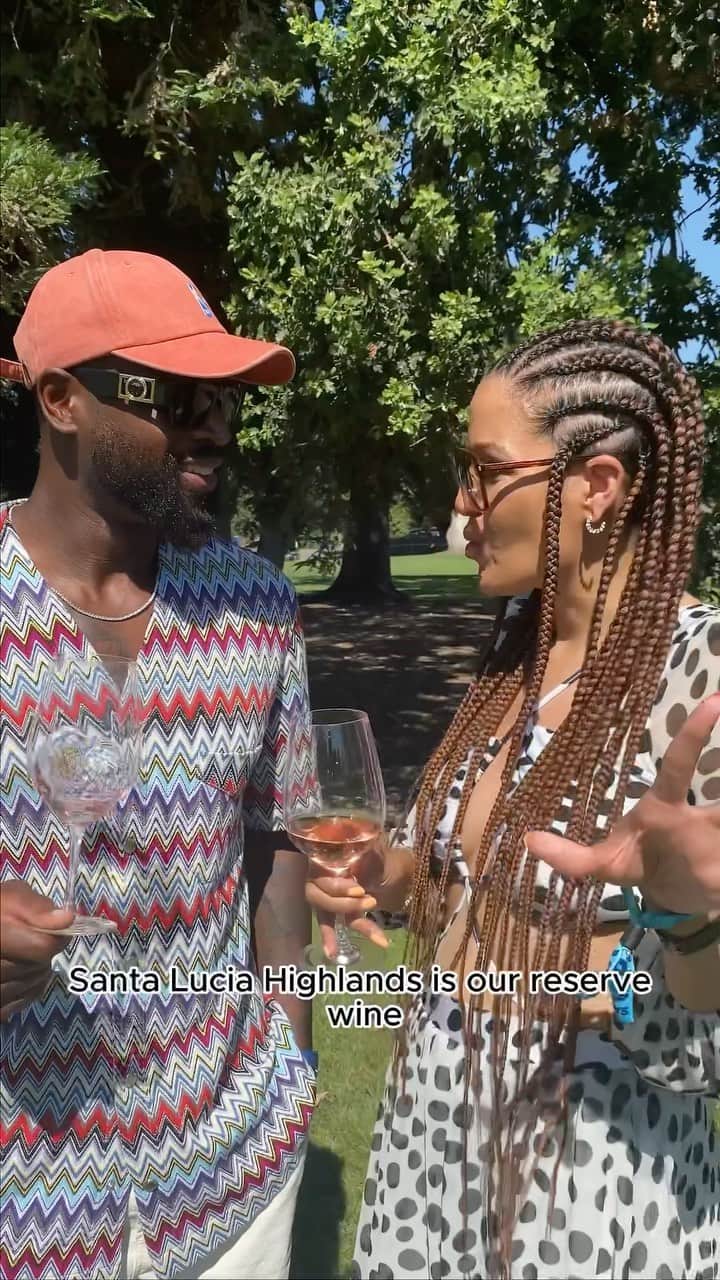 ドウェイン・ウェイドのインスタグラム：「Can’t talk about hall of fame wines without a hall of famer and a wine trailblazer, now can you? @bluenotejazzfest was a VIBE! Tell us your hall of fame picks in the comments! 🔥🍷」