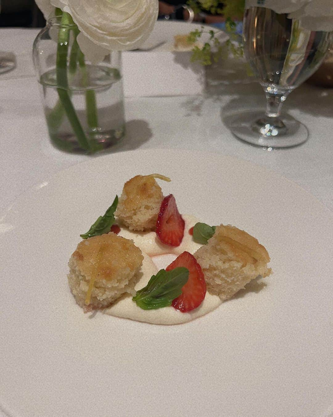 翁安芸さんのインスタグラム写真 - (翁安芸Instagram)「PRADA event Day 2 dinner by @nniederkofler 🍽️✨  #cookthemountain #prada #プラダ #aspen #pradaaspen #amazingnight」8月3日 4時12分 - akinyc