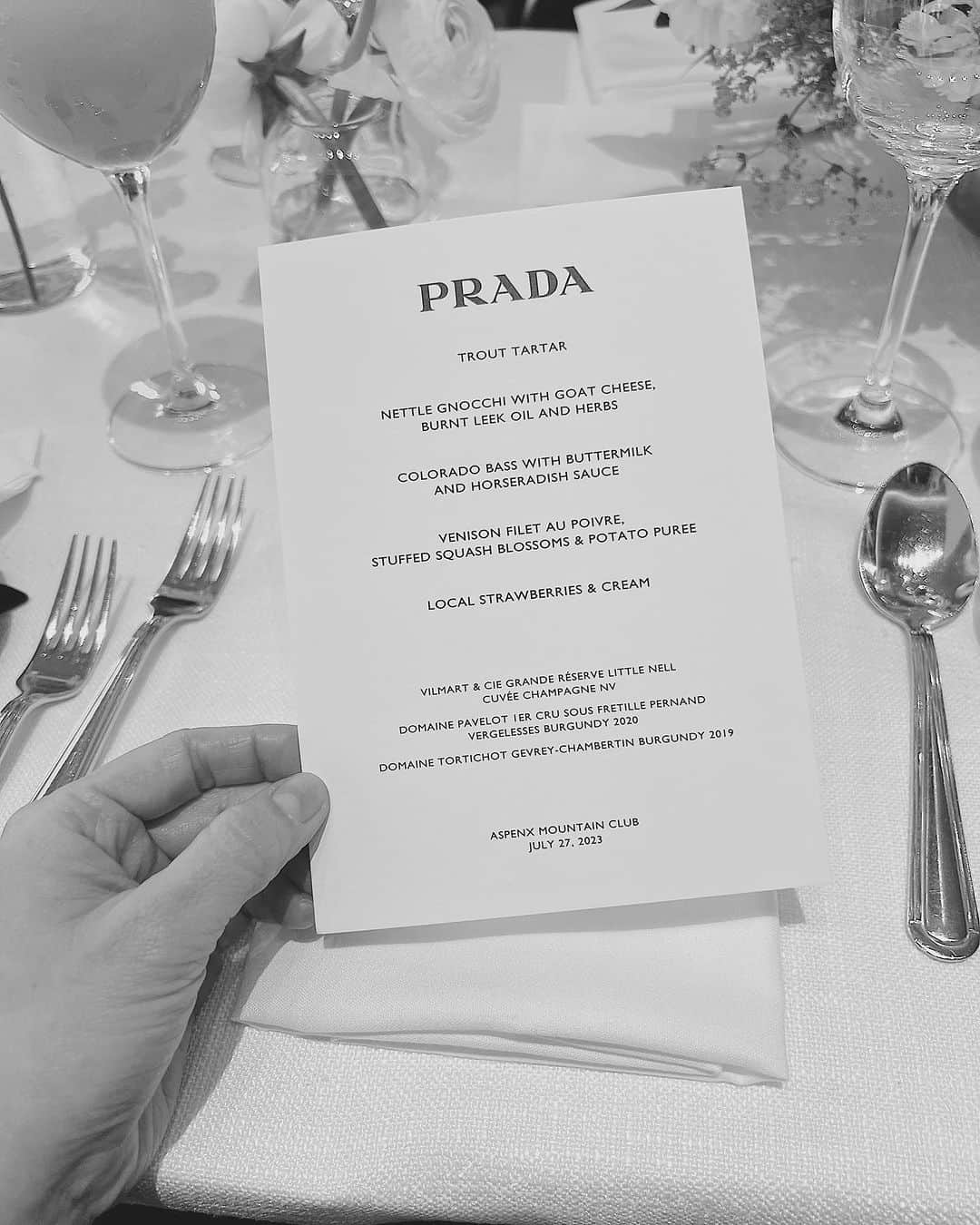 翁安芸さんのインスタグラム写真 - (翁安芸Instagram)「PRADA event Day 2 dinner by @nniederkofler 🍽️✨  #cookthemountain #prada #プラダ #aspen #pradaaspen #amazingnight」8月3日 4時12分 - akinyc