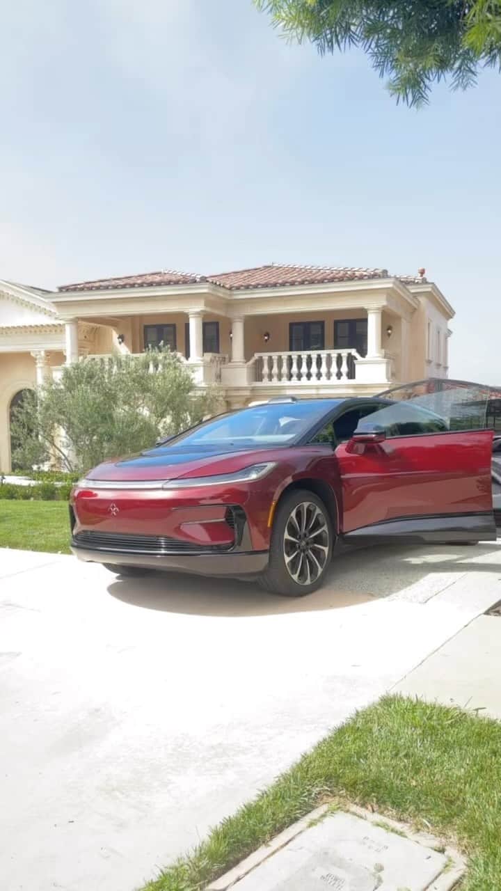 CarsWithoutLimitsのインスタグラム：「What do you know about the @faradayfuture  #carswithoutlimits #faraday #faradayfuture #carporn #reels」
