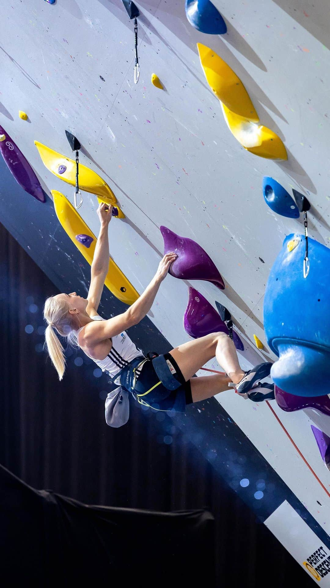 ヤンヤ・ガンブレットのインスタグラム：「@climbingbern2023 is finally here! 🤩 Good start to the World Championships today with two tops in lead qualis 😁 Let’s keep it going 😈🫶🏼  🎞️: @louderthan11   @redbull @redbullsi @adidasterrex @adidas @allianz @fiveten_official @camp1889outdoor @postanivojak @rhinoskinsolutions」