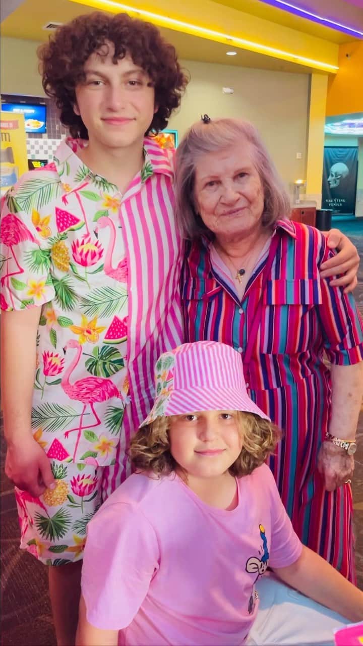オーガスト・マトゥーロのインスタグラム：「🥹took my 84 yr old grandma to the movies 🍿」