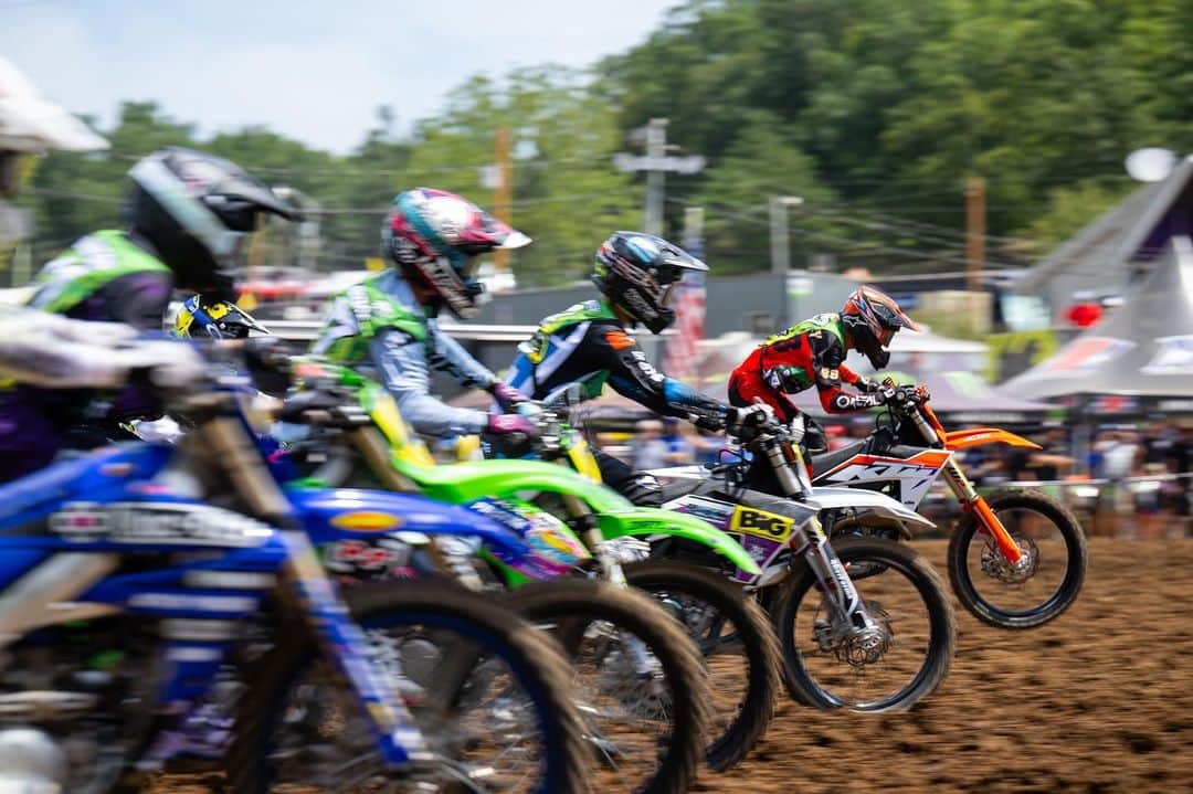 Racer X Onlineのインスタグラム：「Check out the @align.with.us Tuesday gallery from @lorettalynnmx 🔥 Racing is heating up‼️ #LLMX」