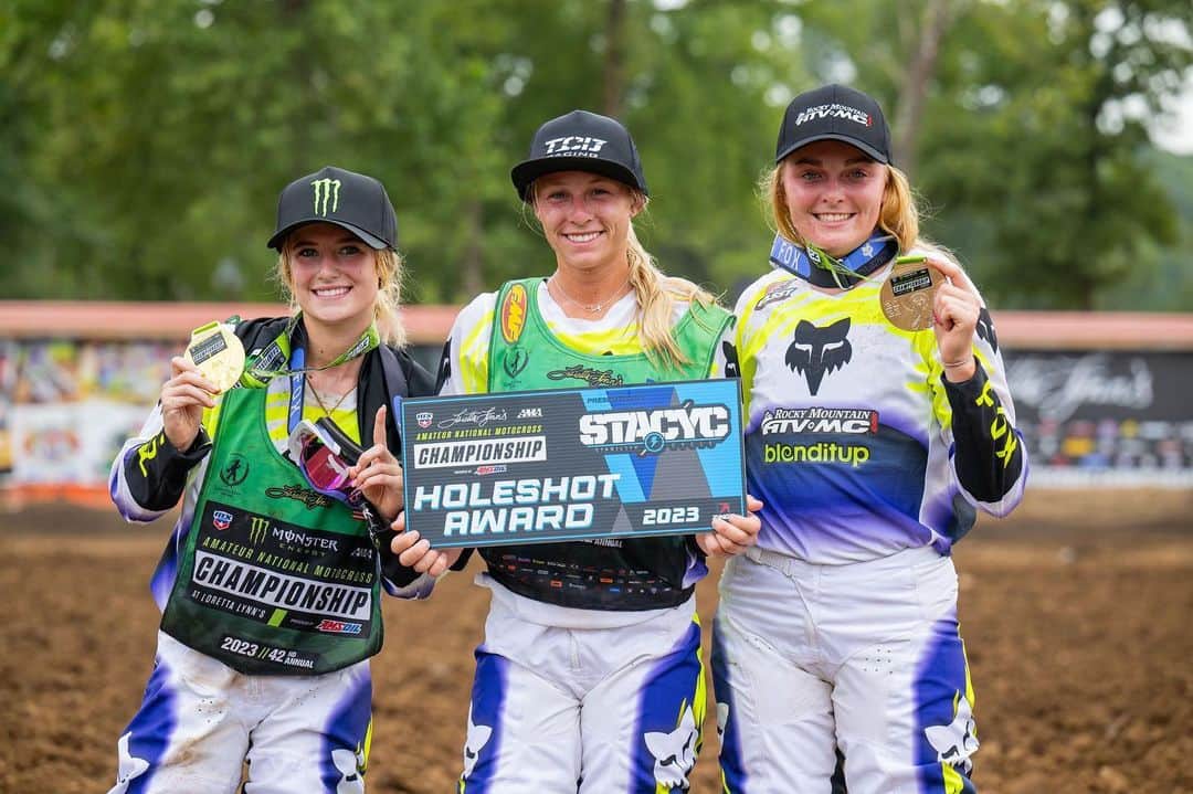 Racer X Onlineさんのインスタグラム写真 - (Racer X OnlineInstagram)「Check out the @align.with.us Tuesday gallery from @lorettalynnmx 🔥 Racing is heating up‼️ #LLMX」8月3日 5時43分 - racerxonline