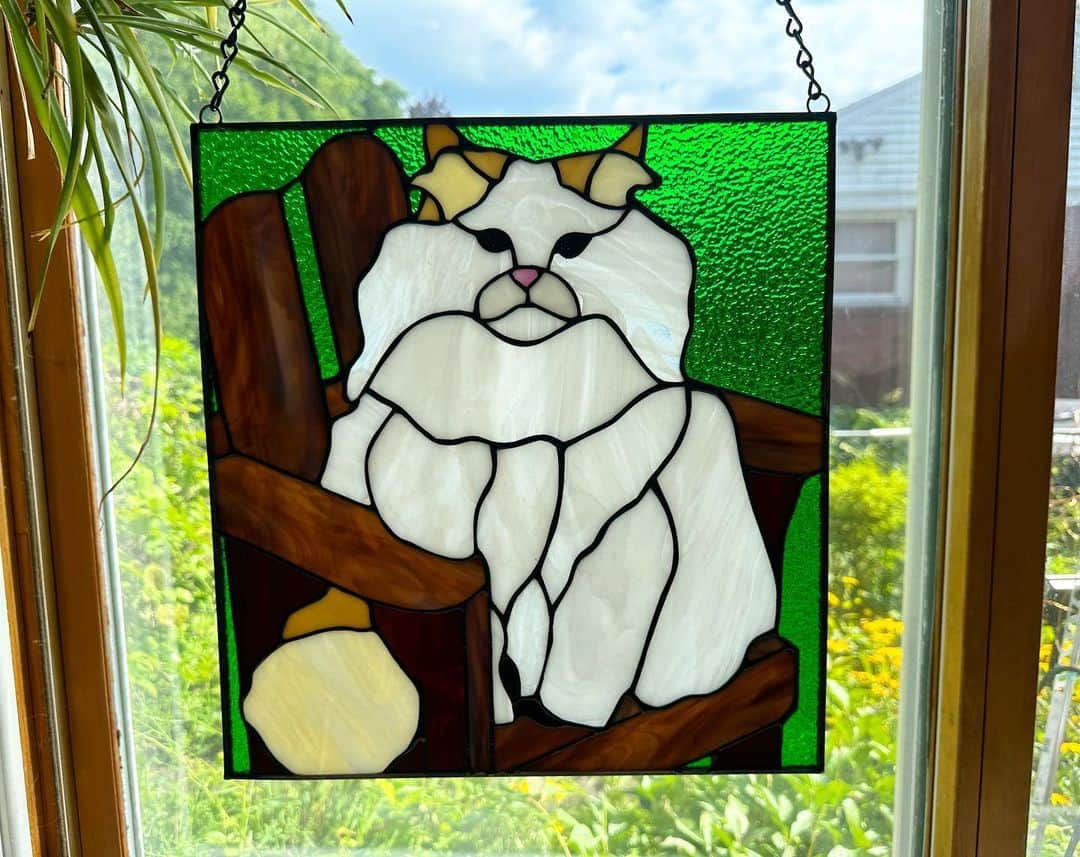 のインスタグラム：「You guys are unbelievable. Thank you so much to the 'group gift' people (tagged below) for having this amazing stained glass piece by @brglassworks of Lou made for me. It's unbelievable in person. How anyone can make art like this is truly amazing. So talented. Thank you all so much, I love it!」