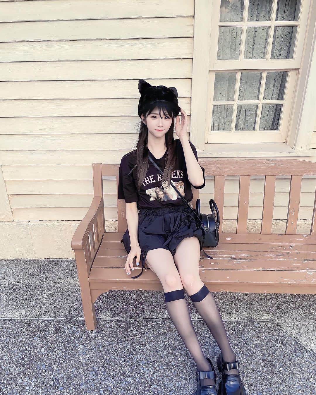 堂本千晴のインスタグラム：「黒猫ちゃんになっちゃった꒰՞⸝⸝⊃ ·̫ ‹⸝⸝՞꒱♡」