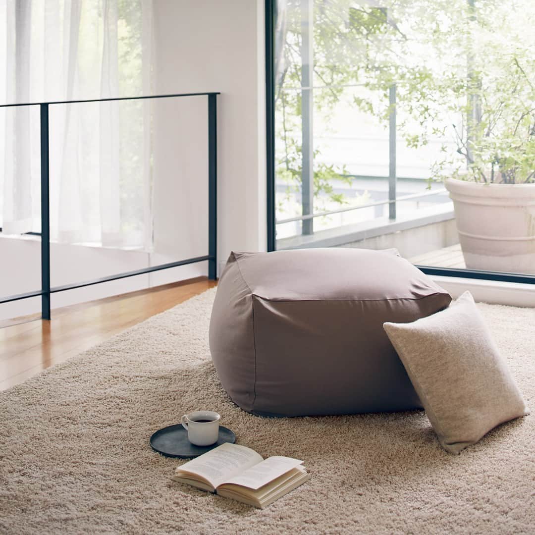 MUJI USAさんのインスタグラム写真 - (MUJI USAInstagram)「In desperate need of some rest & relaxation before school starts up again...😴  Shop the MUJI Body Fit Cushions + Cushion Covers in stores and online to add an extra element of comfort to your space.  #MUJI #MUJIUSA #MUJIB2S」8月3日 6時02分 - mujiusa