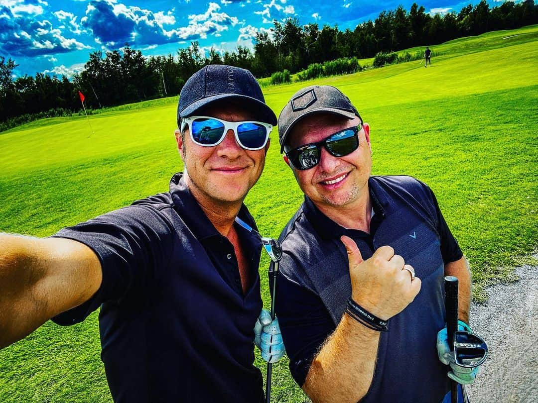 ブレイズ・プラントのインスタグラム：「#happybirthday to my big #bro kickin’ my ass on the #golfcourse @theajent good to be #home」