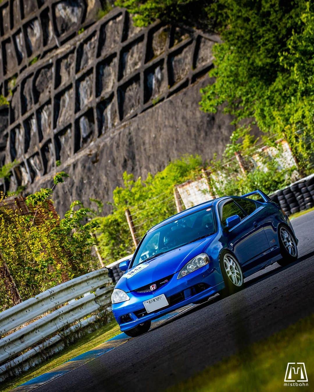 mistbahnさんのインスタグラム写真 - (mistbahnInstagram)「_ Honda DC5 INTEGRA Type R _ 🚗: @ru_dc5r  📷: @mistbahn _ Shot on May-20 2023 🏁 "Circuit Festa ( @circuit_festa_west_japan )". Central Circuit (Hyogo Japan) _ JP) 2023年5月20日、セントラルサーキットで開催された「サーキットフェスタ ( @circuit_festa_west_japan )」で撮影。 _ #circuitfesta #サーキットフェスタ  #circuitfesta2023 #サーキットフェスタ2023 #centralcircuit #セントラルサーキット #hondaintegra #dc5 #dc5r #dc5integra #itr #インテグラ #ホンダインテグラ #integra #hondaintegratyper #rsx #kseries #k20 #k20a #vtec #timeattack #timeattackjapan #hondasontrack」8月3日 6時15分 - mistbahn