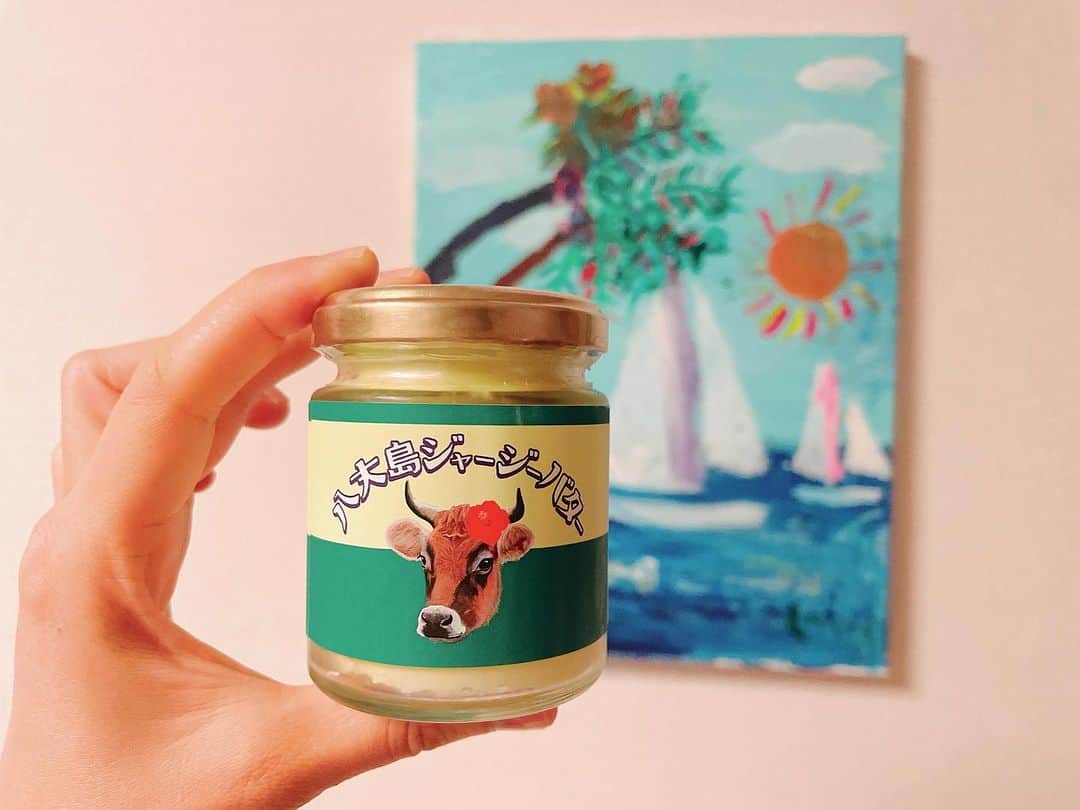 のインスタグラム：「. すべてが可愛いよねぇ🐮🌺」