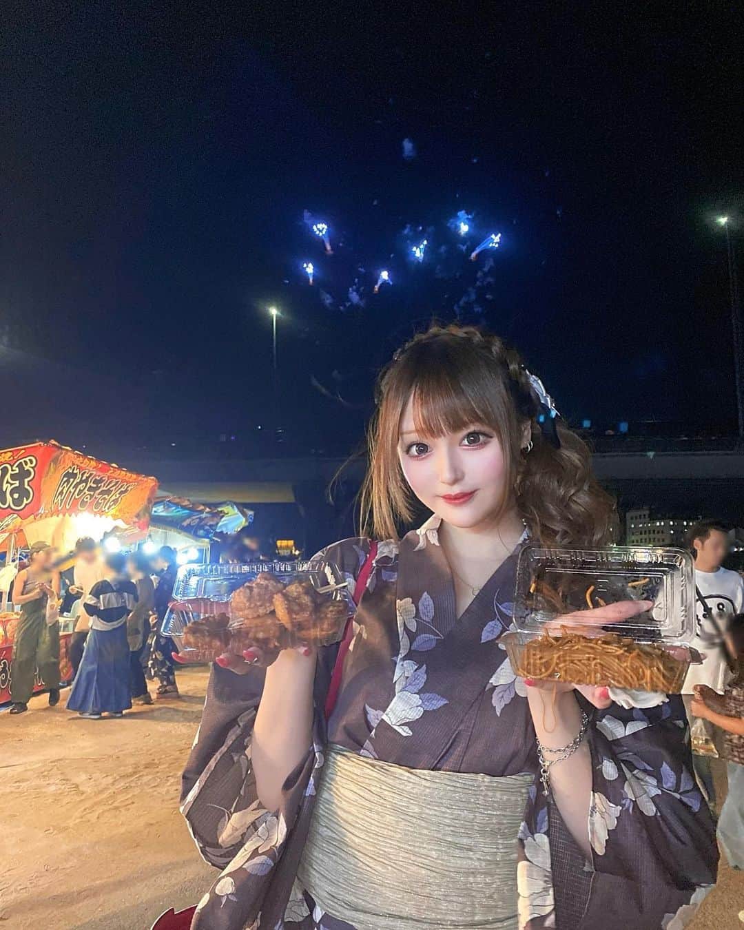 あかりのインスタグラム：「おまつりいけてうれぴ🎆」