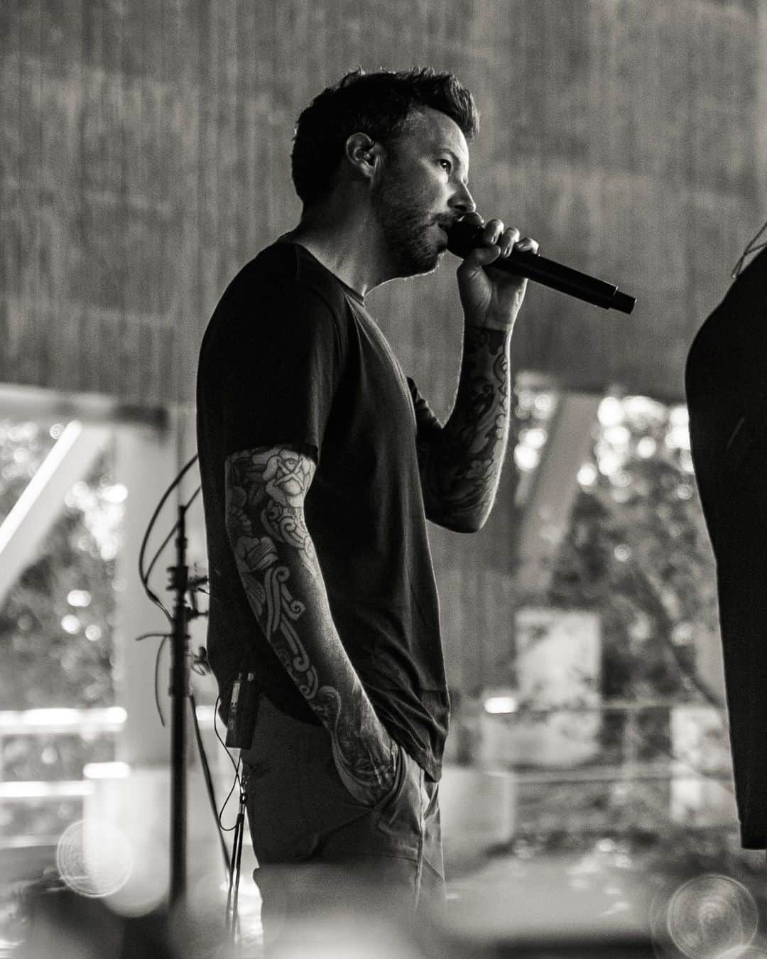 ピエール・ブーヴィエのインスタグラム：「First day of tour with @offspring and @sum41 was huge!!! Soundcheck vibes.  📸 @skylerbarberio」