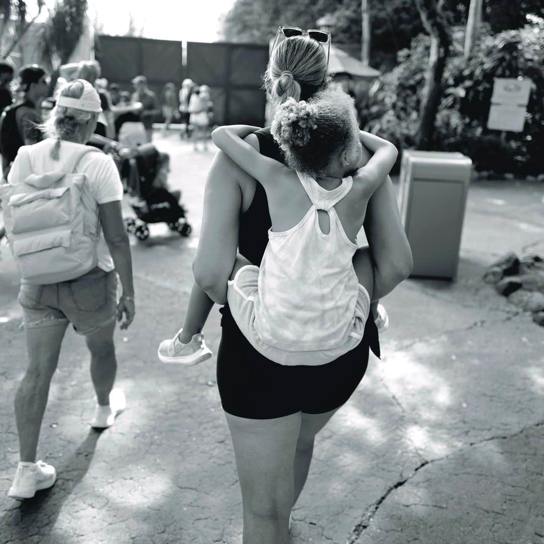 セス・カリーさんのインスタグラム写真 - (セス・カリーInstagram)「An epic day at Disney with the Fam. The kids loved it!  Thanks for the love @waltdisneyworld @disneyparks #WaltDisneyWorld」8月3日 7時35分 - sdotcurry