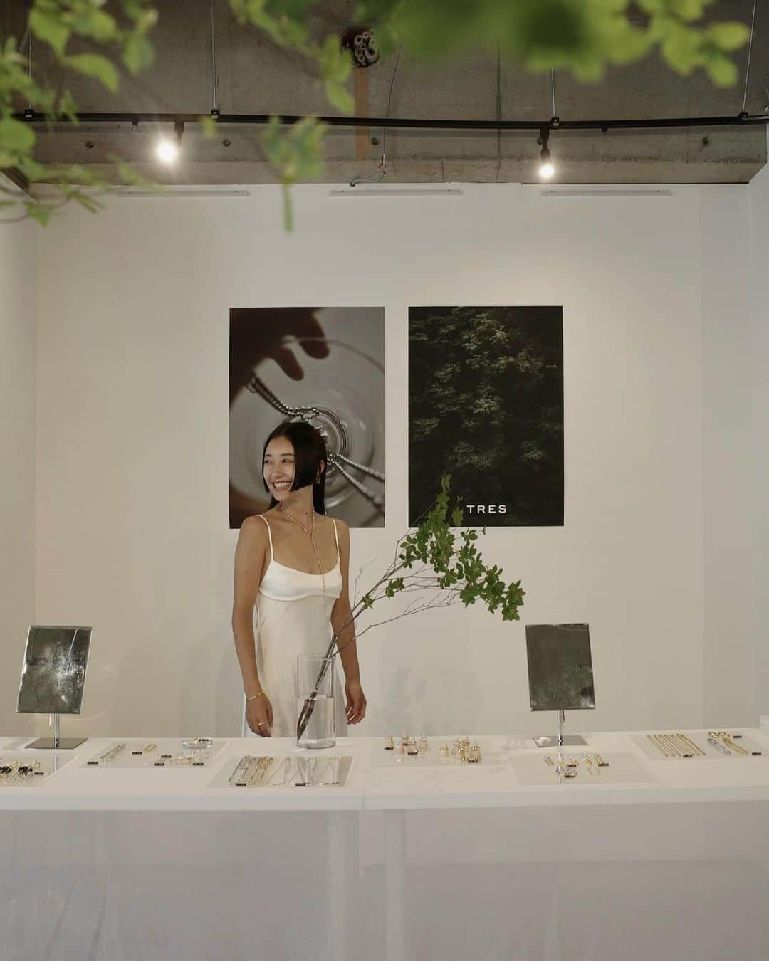 Icumi Oohamaのインスタグラム：「東京・表参道POPUP STOREに ご来場いただきました皆様、ありがとうございました。  3日間、驚くほど沢山のお客様や友人達と会え、 また新たな出会いもあり こんな暑い中わざわざ時間を作って来場してくれた事が 心から嬉しかったです♡  そして一緒にPOPUP開催した  @momokoogihara @ommo_official_  改めて、ブランドオープンおめでとう♡」