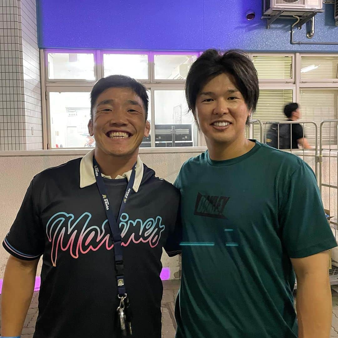 金正奎さんのインスタグラム写真 - (金正奎Instagram)「. 初のプロ野球生観戦 @ zozoマリンスタジアム  球場の雰囲気◎ 食べ物の充実さ味◎ トイレの綺麗さと数◎ ファンの応援💯  どれを取っても最高やったー！  なによりも、 早稲田の後輩 中村奨吾の活躍が 嬉しかった。 @shogo_nakamura8   勝ち負けは必ずあるけど、 それ以上のものを感じられた1日になりました。  #千葉ロッテマリーンズ  #中村奨吾  #早稲田大学  #山口航輝」8月3日 8時19分 - shokei1003