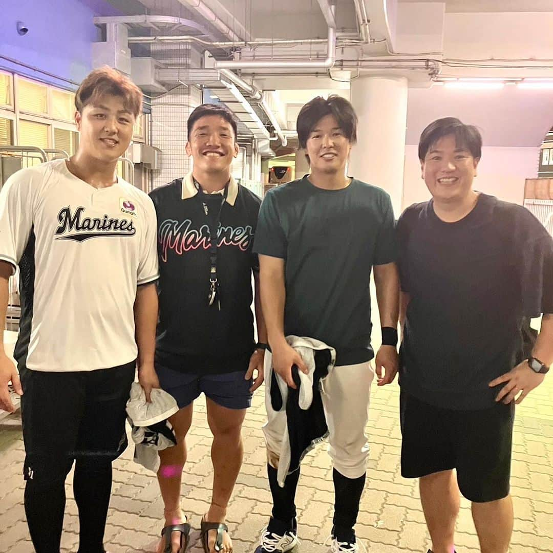 金正奎さんのインスタグラム写真 - (金正奎Instagram)「. 初のプロ野球生観戦 @ zozoマリンスタジアム  球場の雰囲気◎ 食べ物の充実さ味◎ トイレの綺麗さと数◎ ファンの応援💯  どれを取っても最高やったー！  なによりも、 早稲田の後輩 中村奨吾の活躍が 嬉しかった。 @shogo_nakamura8   勝ち負けは必ずあるけど、 それ以上のものを感じられた1日になりました。  #千葉ロッテマリーンズ  #中村奨吾  #早稲田大学  #山口航輝」8月3日 8時19分 - shokei1003