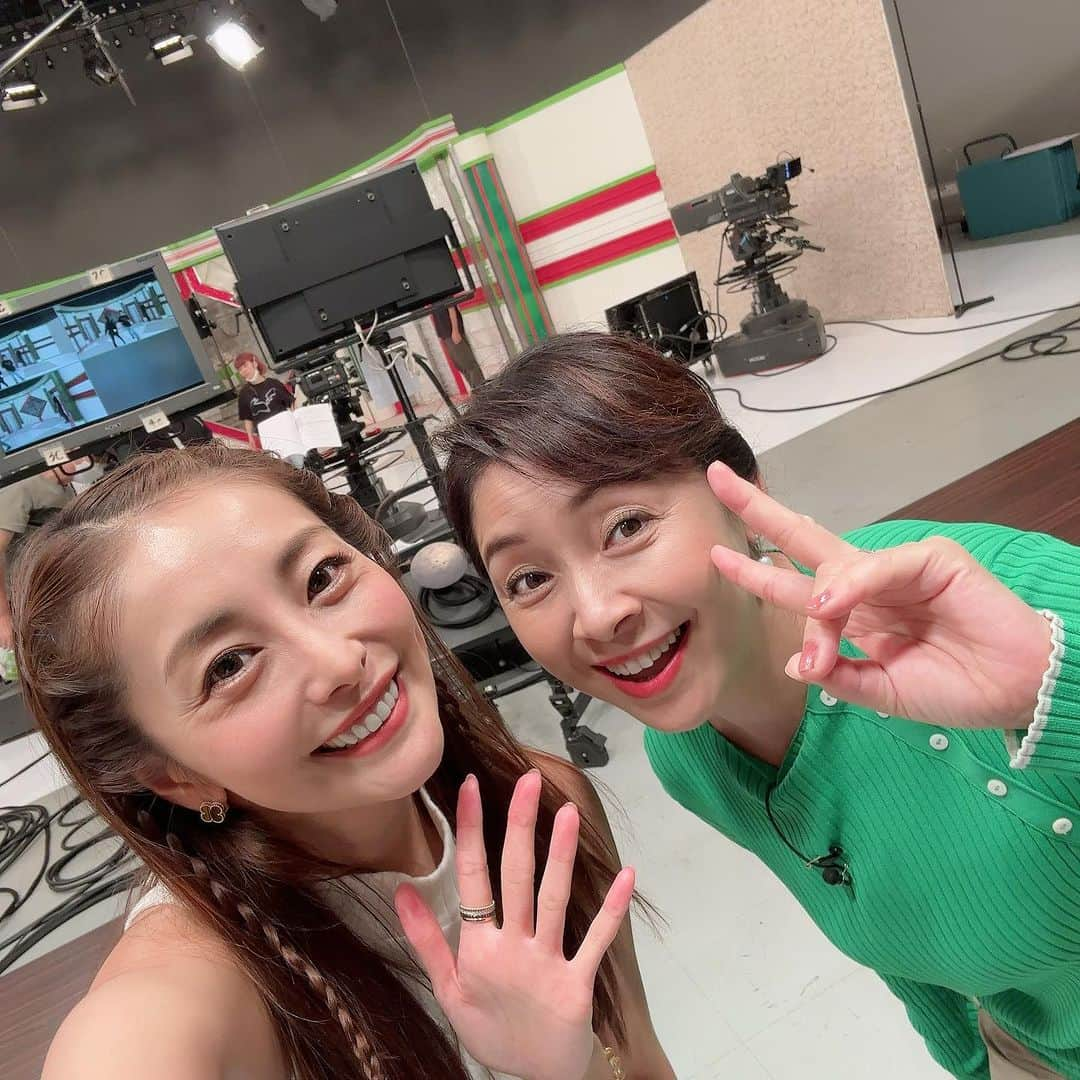 熊切あさ美さんのインスタグラム写真 - (熊切あさ美Instagram)「おはようございます🌻 いつも明るくて優しいみんなのお姉さん☺️ 神崎さんと✨ #神崎ゆう子  #いいものプレミアム  #フジテレビ　#熊切あさ美」8月3日 8時12分 - asami_kumakiri