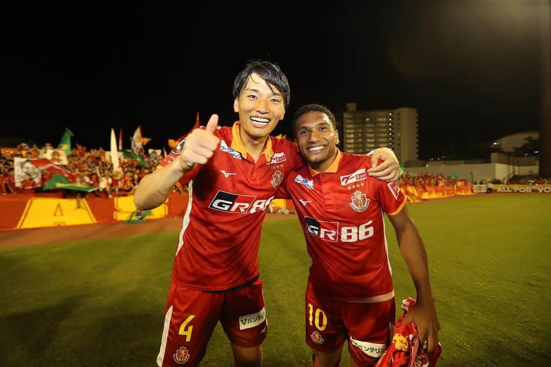 中谷進之介のインスタグラム：「一緒に戦ってくれてありがとう。マテちゃん最高！  #grampus」