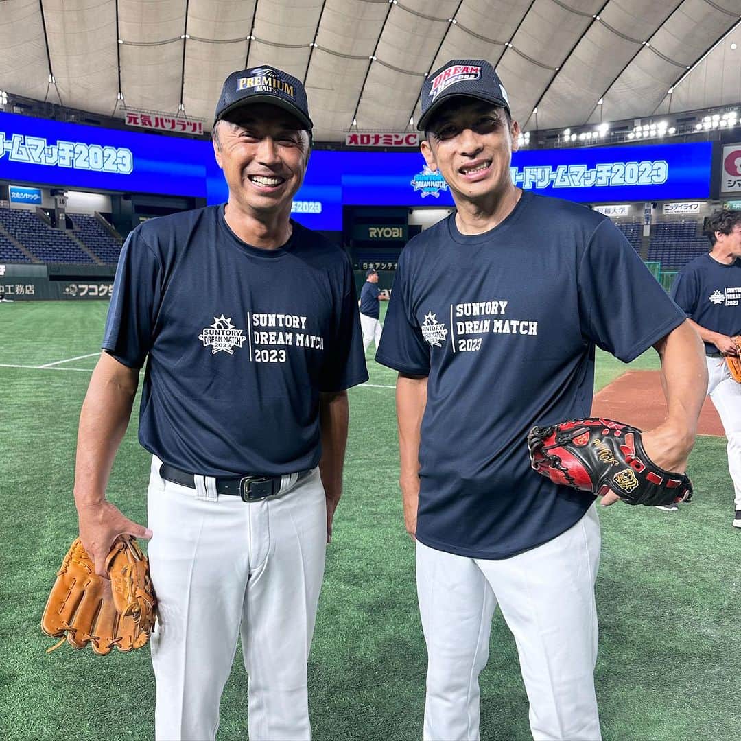 矢野燿大のインスタグラム：「・ サントリードリームマッチ記録。  宮本慎也さんと⚾️  考えるゴルフin宮古島を思い出します。  by ヤノマネ  #サントリードリームマッチ2023  #東京ドーム #ドリームヒーローズ  #矢野燿大 #宮本慎也 さん #プレミアムモルツ球団」