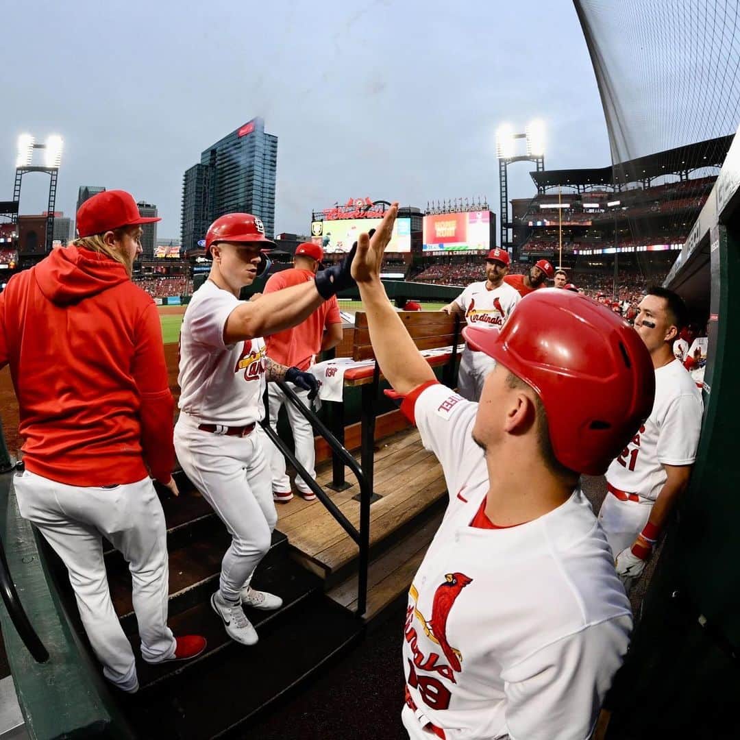 セントルイス・カージナルスのインスタグラム：「EVERYBODY MOVEMENT!   O’Neill, Walker, and Nootbaar combine for a trio of homers in the 2nd inning!」