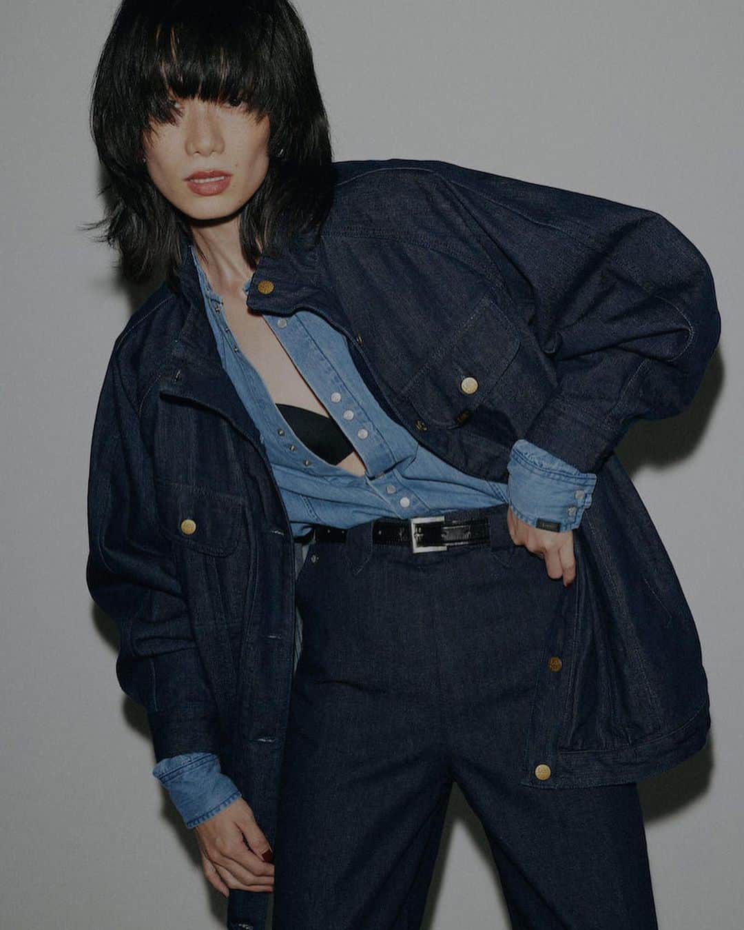 WWDジャパンさんのインスタグラム写真 (WWDジャパンInstagram)「ニュース：「アメリ」と「リー」のコラボ第2弾が登場 デニム