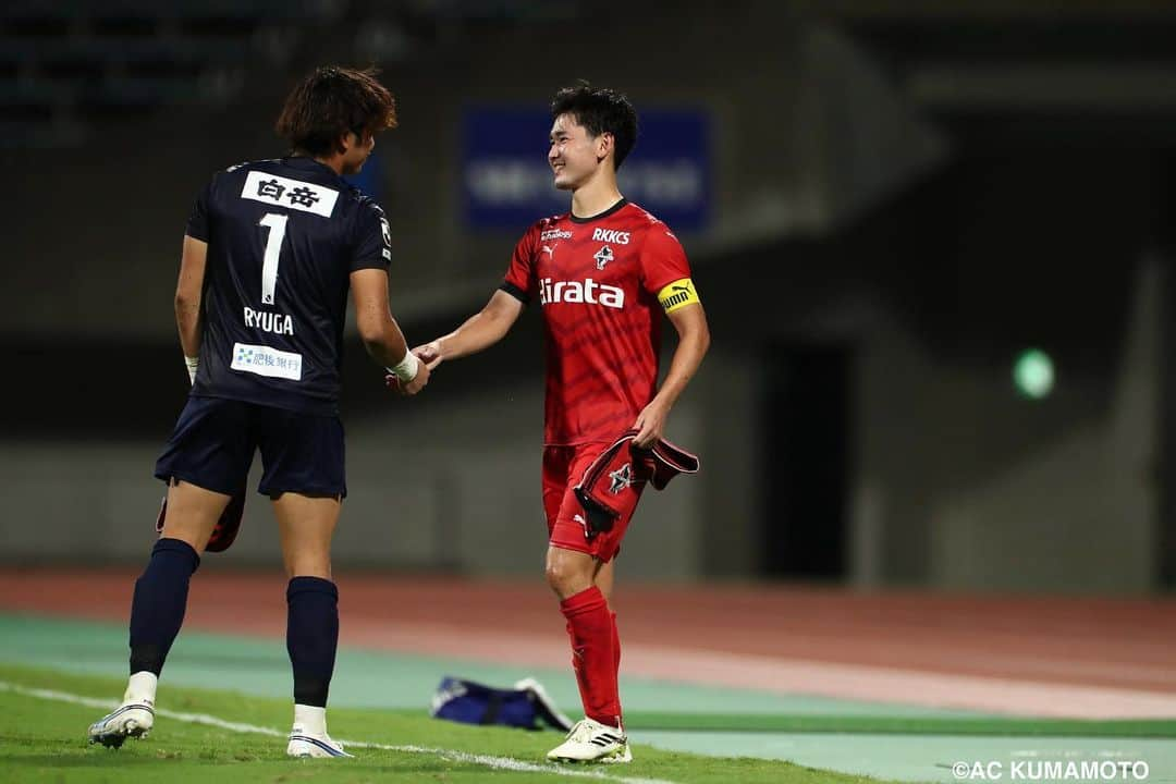 ROASSO KUMAMOTOさんのインスタグラム写真 - (ROASSO KUMAMOTOInstagram)「フォトレポート📷3️⃣ #ロアッソ熊本 #8月2日 #天皇杯4回戦 #FC東京戦 #2-0勝利 #無失点 #ベスト8進出 #平川怜⚽️ #松岡瑠夢⚽️ #たくさんの応援ありがとうございました   次の試合はホームゲーム #8月6日 #えがお健康スタジアム #挑め高みへ」8月3日 9時54分 - roassokumamoto_official