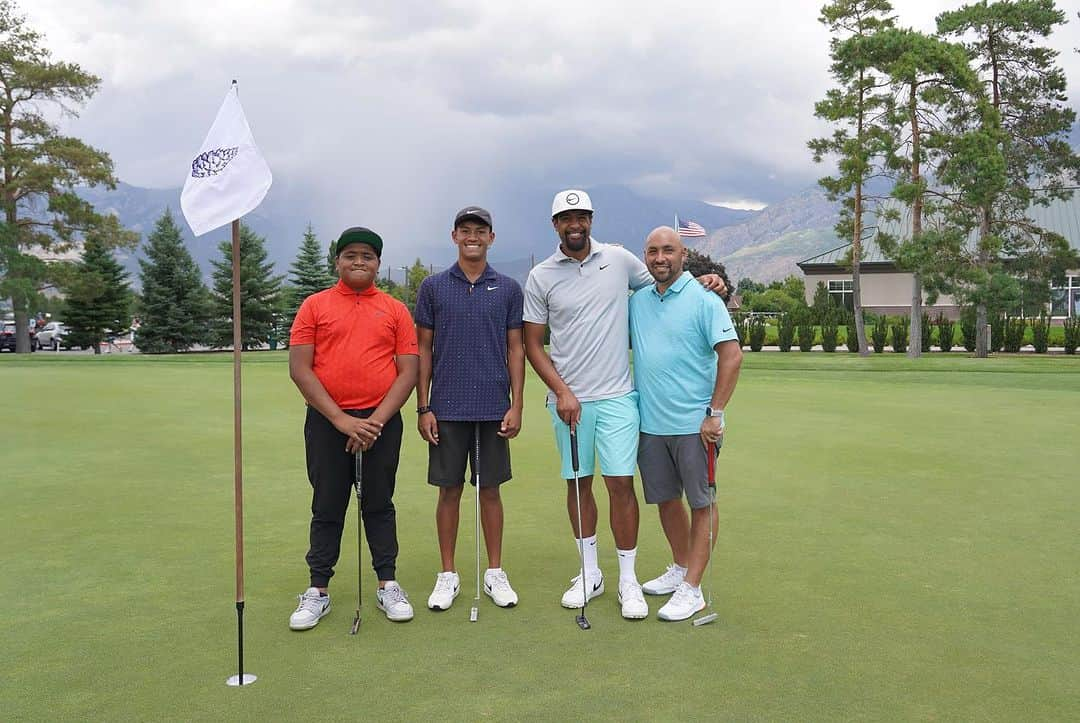 トニー・フィナウさんのインスタグラム写真 - (トニー・フィナウInstagram)「Albatross in pics 🔥 4 iron - 243 yds - Alpine CC hole 14. Thanks for capturing @coreyyoshimura」8月3日 10時14分 - tonyfinaugolf