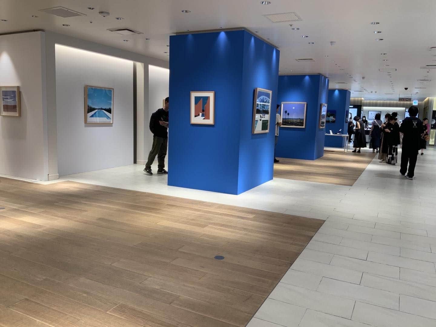 永井博のインスタグラム：「Palm Street Songs…#Isetan_The_Spacsにて8/28まで、よろしくね🐧💦。#伊勢丹新宿本館2F」