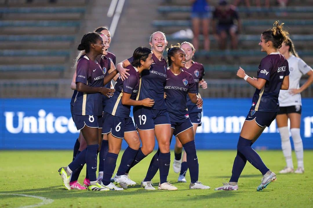 三浦成美さんのインスタグラム写真 - (三浦成美Instagram)「Last game 📸 🕺 Thanks for gave me a cute picture✨ Keep going!! #NWSL #nccourage」8月3日 10時44分 - miura_narumi17