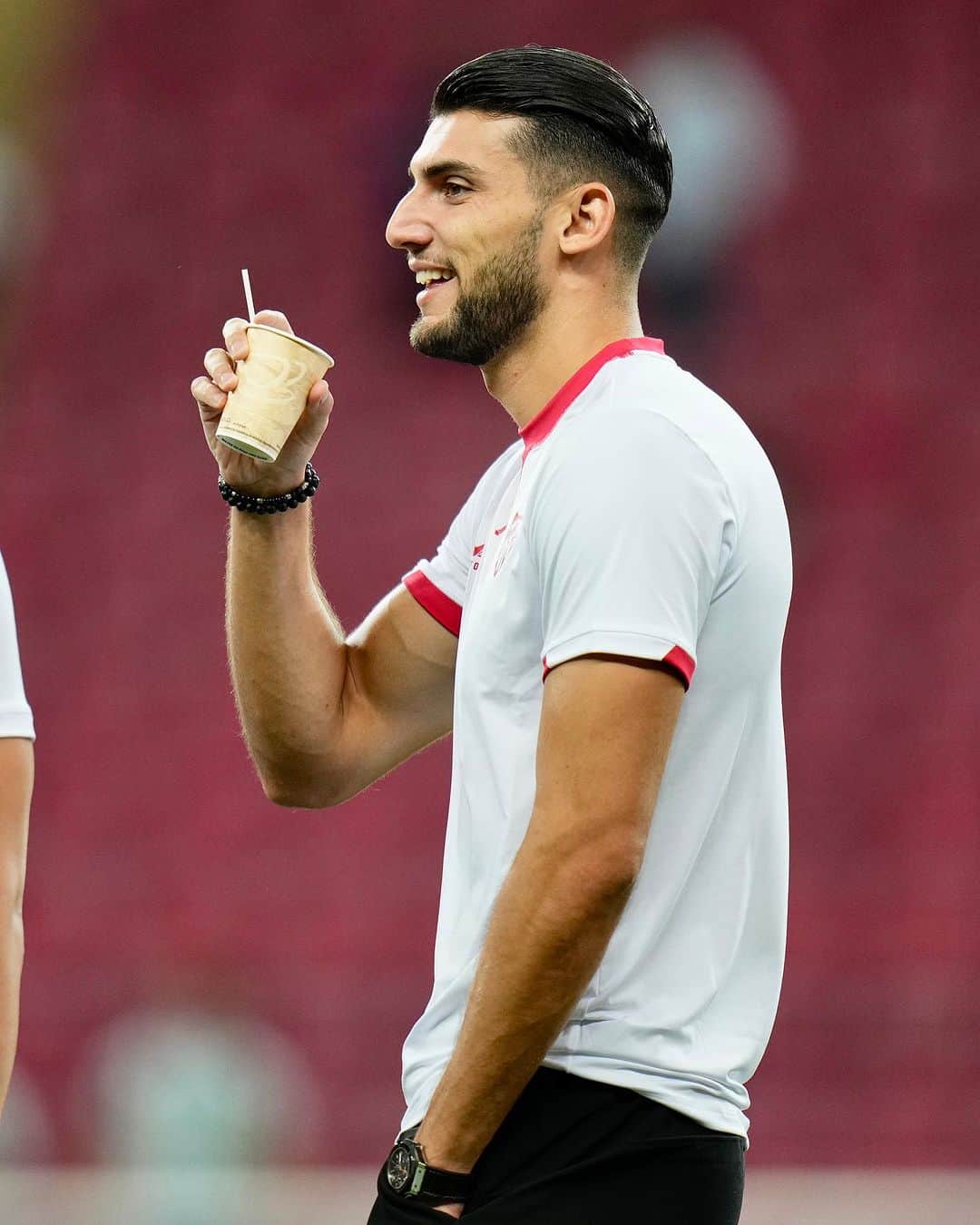 セビージャFCのインスタグラム：「🏟️ ¡Ya estamos en el lugar de los hechos, sevillistas! ❤️  #LaLigaSummerTour #WeareSevilla #NuncaTeRindas」