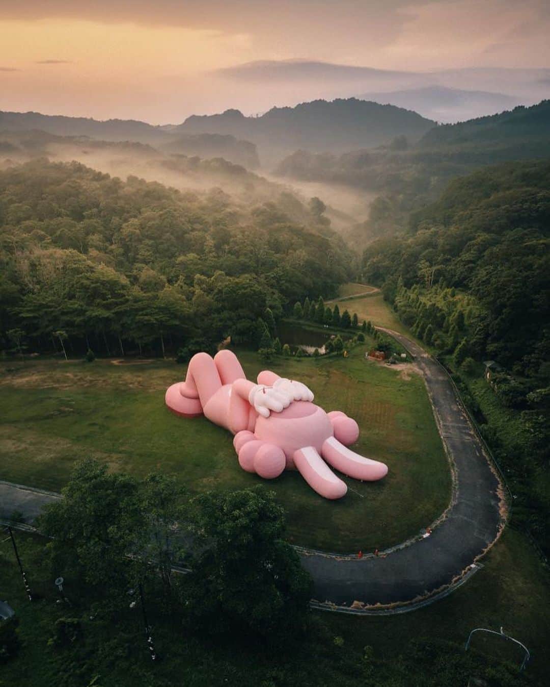 KAWSONEさんのインスタグラム写真 - (KAWSONEInstagram)「I’m so happy to finally be able to share these photos from the secret test location for KAWS:HOLIDAY INDONESIA where it will later be on view at a UNESCO World Heritage Site!   For this tenth HOLIDAY project, @KAWS rejoins long-time collaborator @ARR.AllRightsReserved to bring a new monumental sculpture, "ACCOMPLICE", to Prambanan - Indonesia's largest Hindu temple complex, offering an exclusive pairing of ancient architecture with contemporary art.  KAWS:HOLIDAY INDONESIA 19 - 31 Aug 2023 Prambanan Temple Park Complex  Artist: @KAWS Organizer: @ARR.AllRightsReserved Local partner: AKG Entertainment  @KAWS @ARR.AllRightsReserved  #KAWS #KAWSHOLIDAY #AllRightsReserved」8月3日 11時00分 - kaws