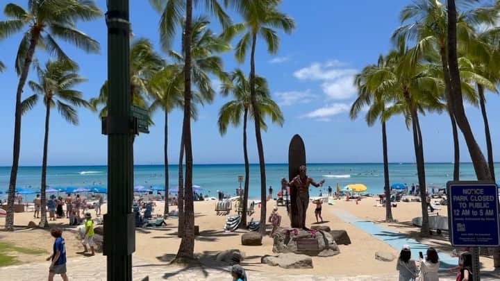 新保友映のインスタグラム：「Waikiki⛱️ 戻りたい…✨」