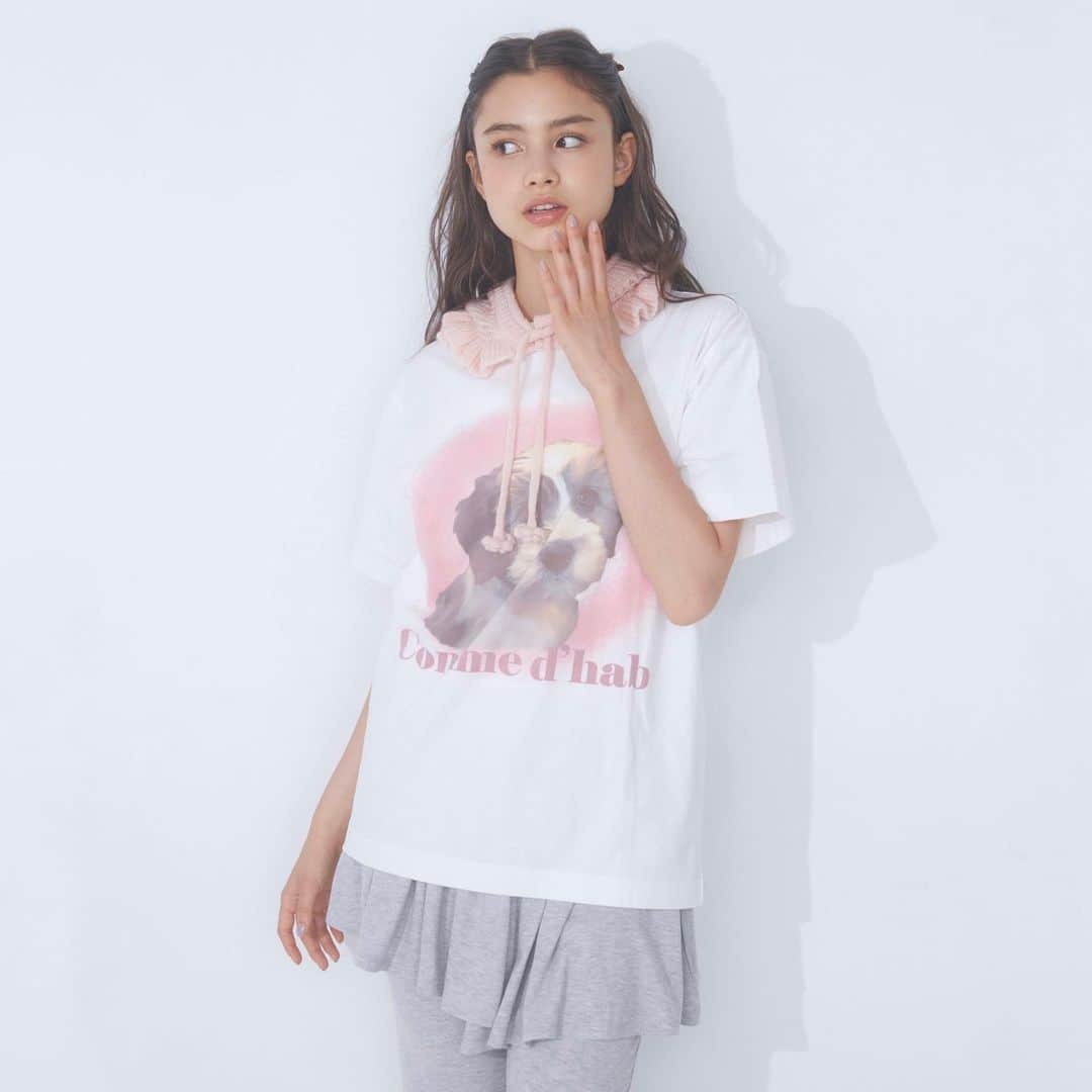 merry jennyのインスタグラム：「【 recommend ! 】 ㅤㅤㅤㅤㅤㅤㅤㅤㅤㅤㅤㅤㅤ 秋の新作item！ topのURLから⇨  @merryjenny_instagram  ぜひcheckして下さいね！ㅤㅤㅤㅤㅤㅤㅤㅤ   〇 dog gradation big tee col : o.white / gray / beige ¥4,290 (tax in)  〇 フリルメッシュスニーカーサンダル col : ivory / blue / black ¥14,300 (tax in)  　 　 #merryjenny # メリージェニー  #2023aw #autumn #dreamwell #ワンピースコーデ #キャミワンピ」